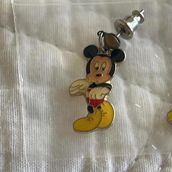 Vintage Disney Mickey Mouse earrings - Picture 4 of 11